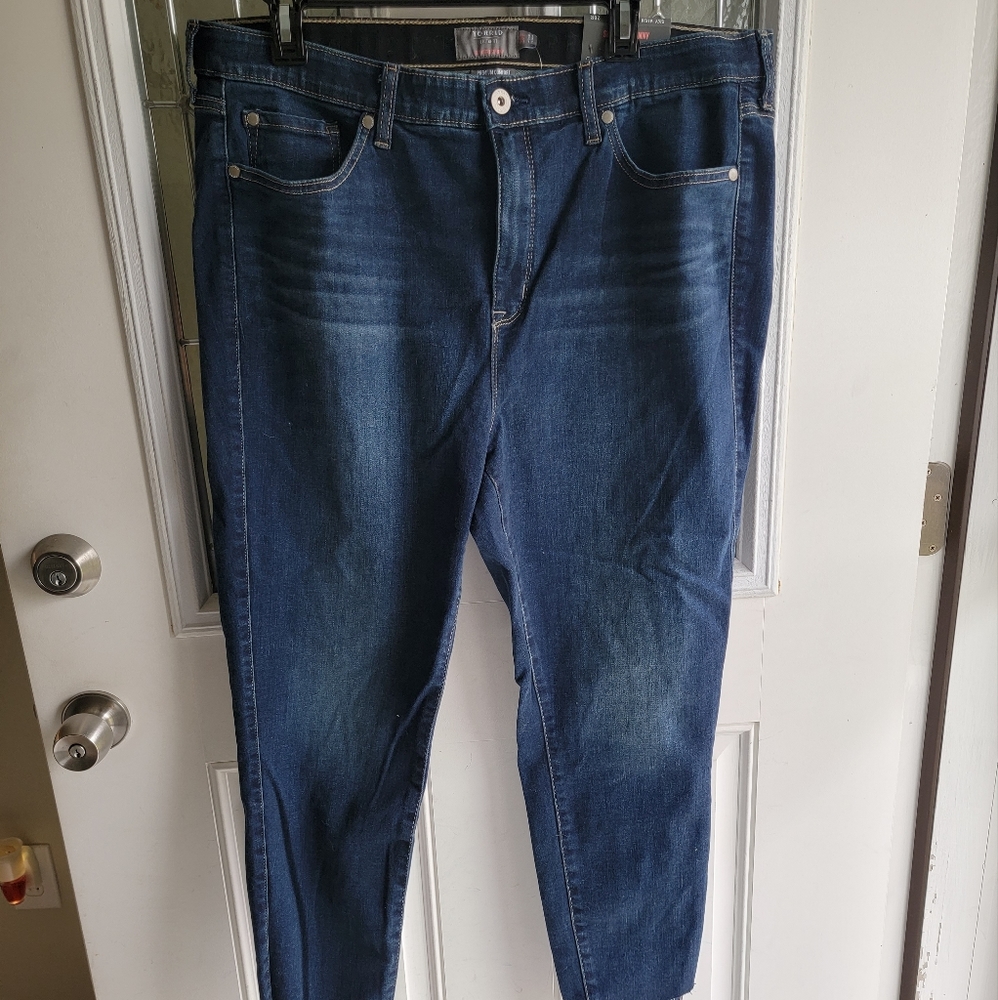💥NEW! Sky High Skinny Jeans
